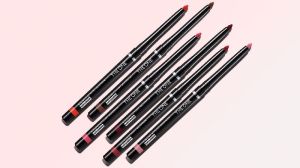 The One Colour Stylist Lip Liner