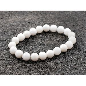Snow White Quartz Bracelet for Love and Passion 8 mm Beads Stretchable Bracelet for Reiki Healing and Crystal Semi Precious Gemstone