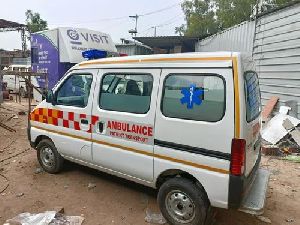 Maruti Eeco Ambulance with Auto Loading Stretcher