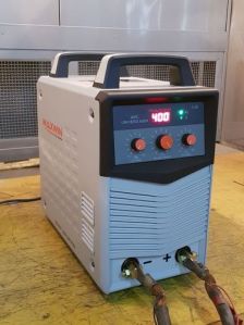 MAXWIN 400 AMP WELDING MACHINE