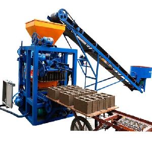 Concrete brick making machine