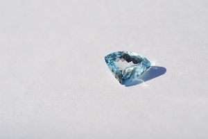7 ct fency Natural Aquamarine stone