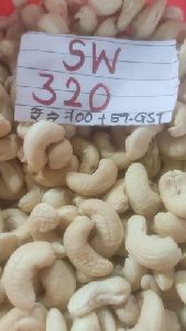 SW320 Raw White Cashew Nuts