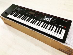 Roland XPS -10 Expandable Synthesizer Musical Keyboard 50000 India Rupees