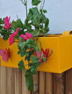 RAILING SQUARE BOX PLANTER