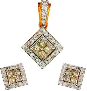 Diamond Solitaire Pendant Set for Women's