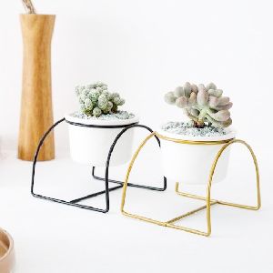 Meal planter pot with stand