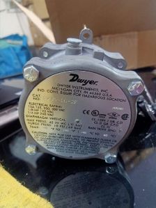 Dwyer 1950-10-2F Explosion Proof Differential Pressure Switch