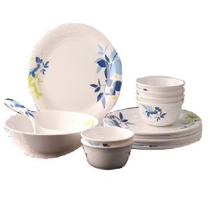 Plastic Dinnerware Set