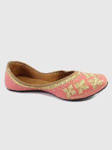 Embroidered Cushioned Juttis