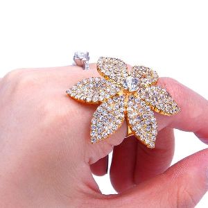 Floral western finger ring