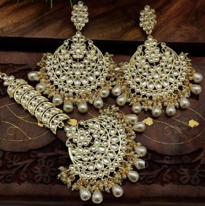 202 Earrings with tikka Set