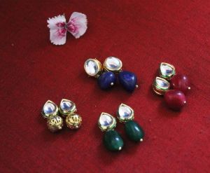 Kundan stud earring