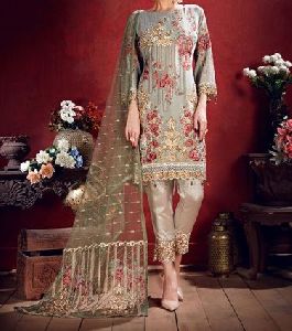 Ladies Embroidered Pakistani Unstitched Suit