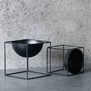 Metal Round Planter