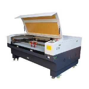 CO2 Laser Cutting Machine