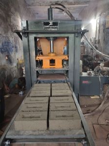 Automatic flyash cement brick making machine