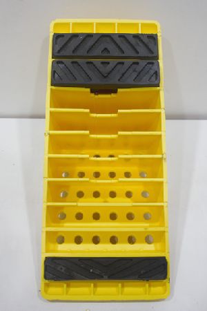 R-560 MHCV Plastic Wheelchock
