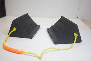 C-Shape  Rubber Wheelchock