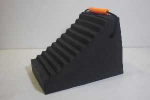 L-Shape Rubber Wheelchock