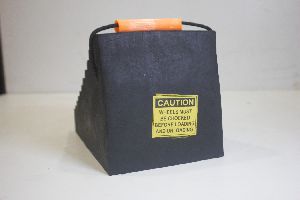 L-Shape Rubber Wheelchock