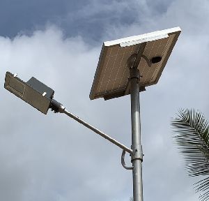 100 Watt LED Solar Street Light with Lithium Battery