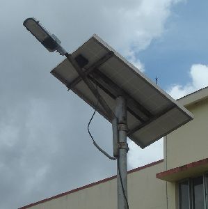 18 Watt LED Solar Street Light with Tubular Battery