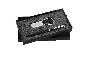 BLACK KEYCHAIN AND PEN SET