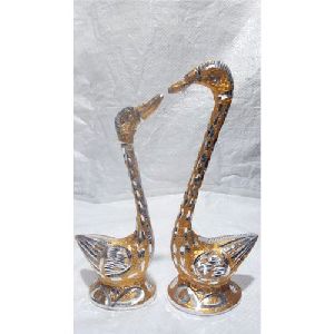 Decorative Metal Swan Pair