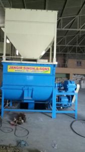 Cattle Feed Mixer Machine