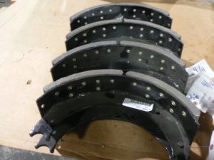 Truck brake shoe