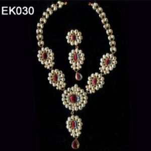 Kundan Necklace Set