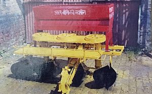 Moga 3 Row Potato Planter (Chakri Model)