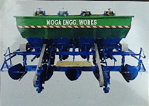 Moga Four Row Potato Planter