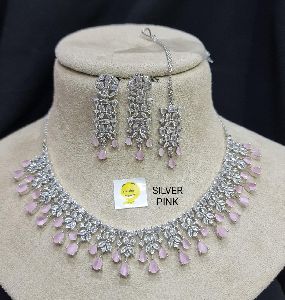 Ad Necklace Set