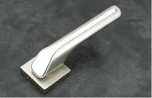 LH1004 Lever Handle