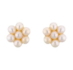 Ladies Pearl Earring