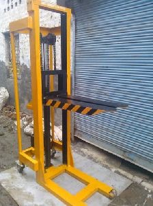 Hydraulic Material Handling Lift