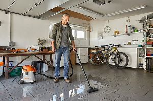 STIHL SE 33 Wet and Dry Vacuum Cleaner