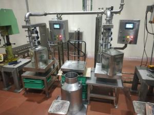 Base Oil Filling Machine