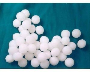 White Refined Naphthalene Balls