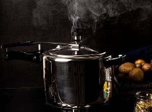 Impact Pressure Cooker with Inner Lid