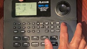 ALESIS SR16