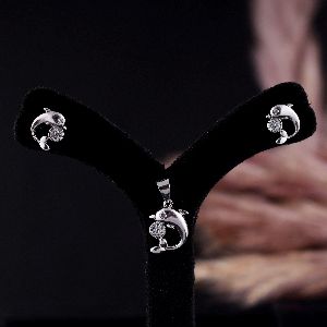 Dolphin Shape Diamond Pendant set with Chain