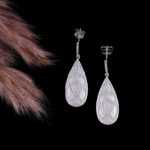 Matt Leaf Diamond Earring