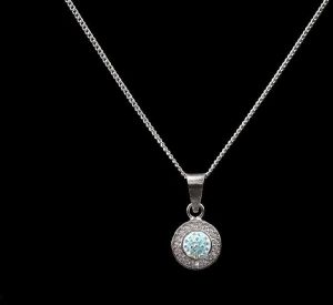 White Diamond Round Shape Pendant Neckless