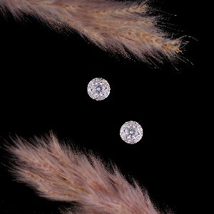 Women Love Round Solitaire Stud Earring