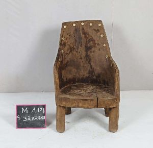 32 x 22 x 18 Inch Naga Wooden Chair