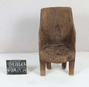 32 x 17 x 14 Inch Naga Wooden Chair