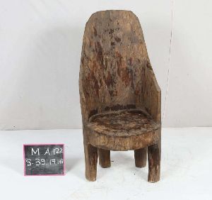 39 x 17 x 14 Inch Naga Wooden Chair